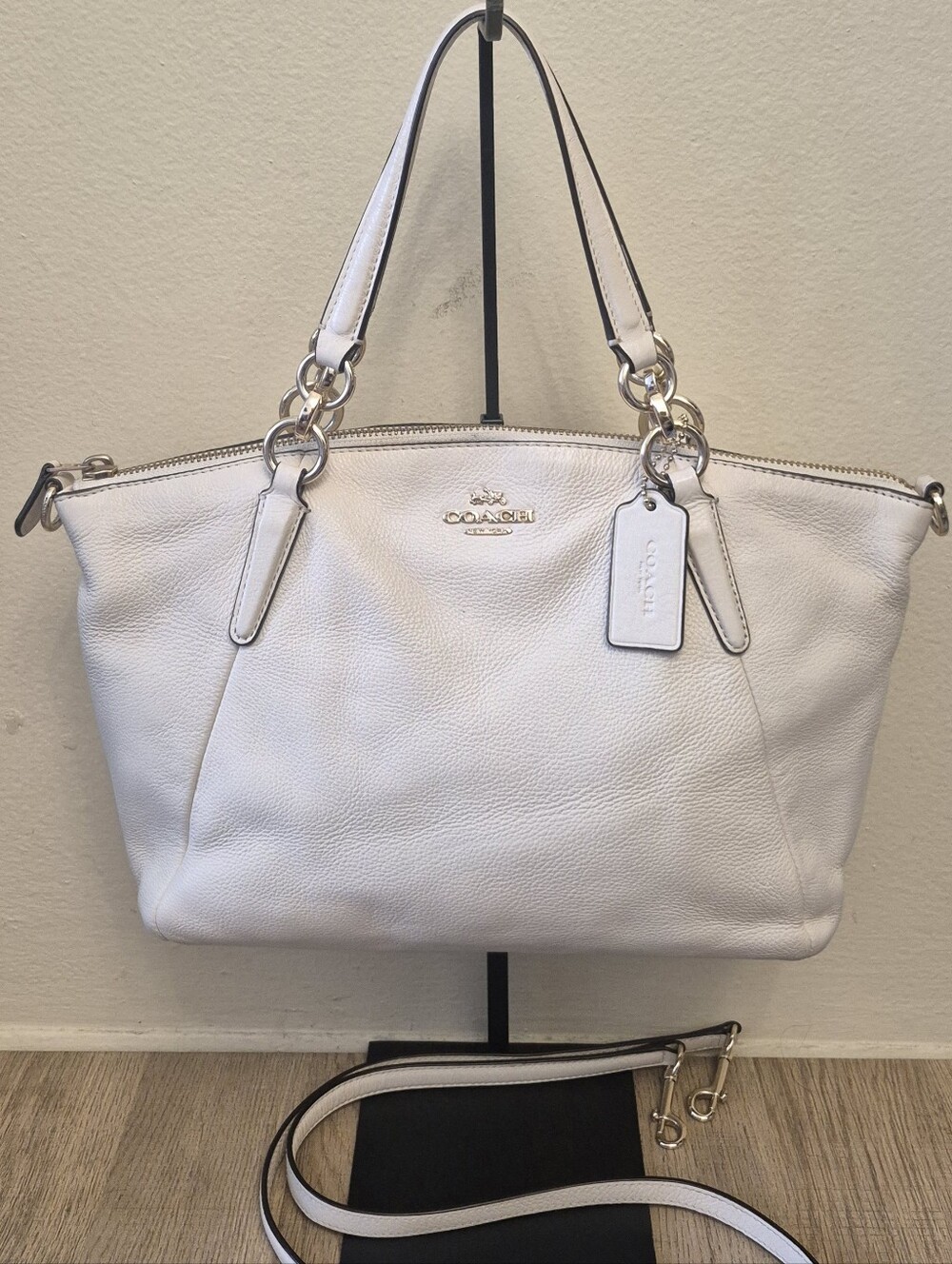 COACH KELSEY White Leather Shoulder Bag Authentic with Strap